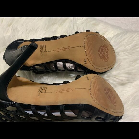 Vince Camuto Fontanela Cut-out Leather Bootie SZ 10US/40EU Black (Pre-Loved) EUC - Picture 7 of 11